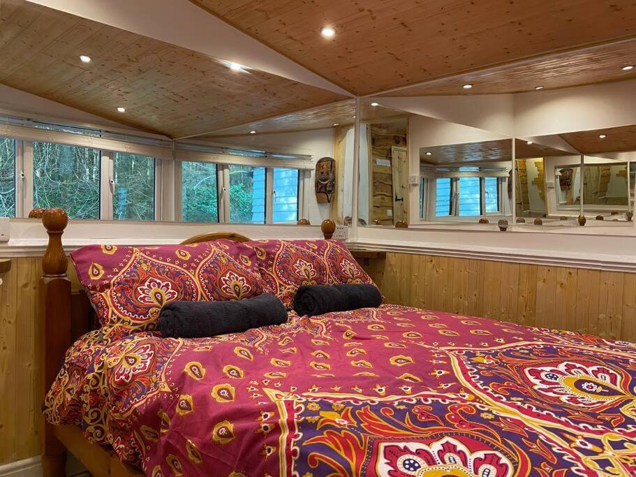 Cuckoo Cabin, Tyn Y Cwm Eglwys-Fach ภายนอก รูปภาพ