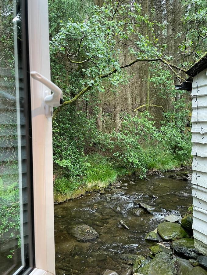 Cuckoo Cabin, Tyn Y Cwm Eglwys-Fach ภายนอก รูปภาพ